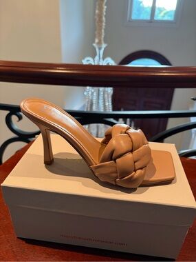 Marc Fisher LTD Digana Square Toe Heel